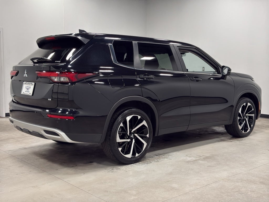 2024 Mitsubishi Outlander SE