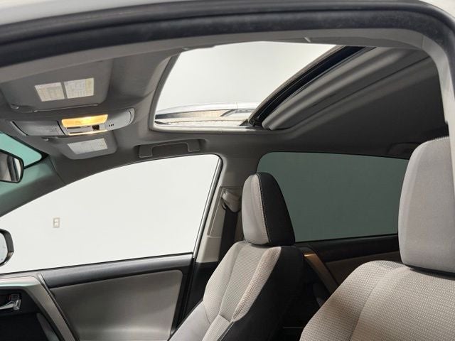 2018 Toyota RAV4 Hybrid XLE