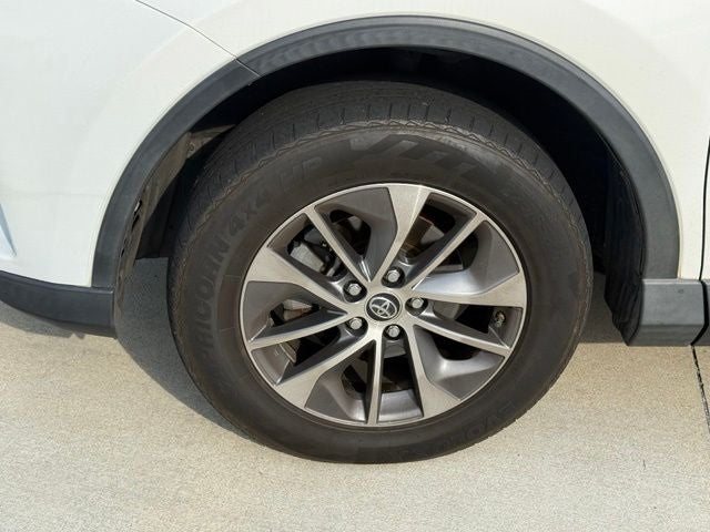 2018 Toyota RAV4 Hybrid XLE