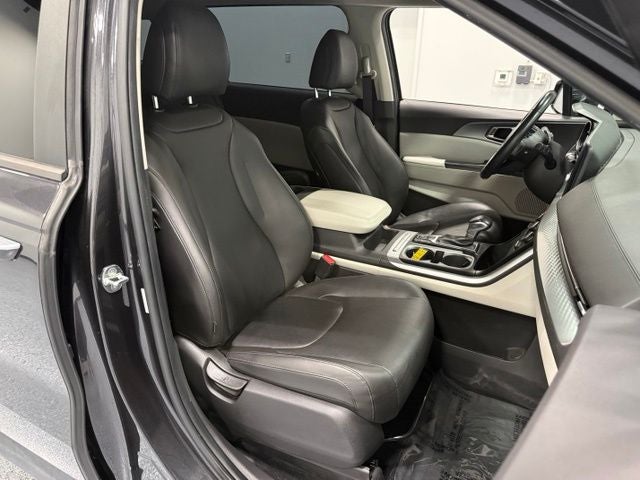 2022 Kia Carnival LXS