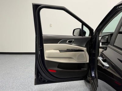 2023 Kia Carnival LX