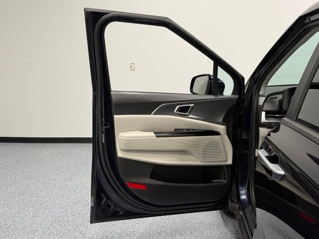 2023 Kia Carnival LX