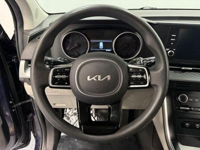 2023 Kia Carnival LX