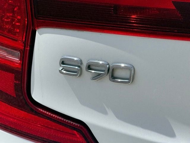 2017 Volvo S90 T6 Momentum