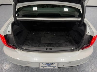 2017 Volvo S90 T6 Momentum