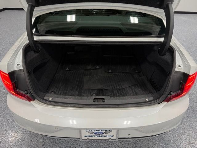 2017 Volvo S90 T6 Momentum