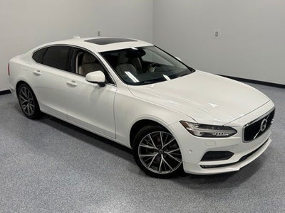 2017 Volvo S90 T6 Momentum