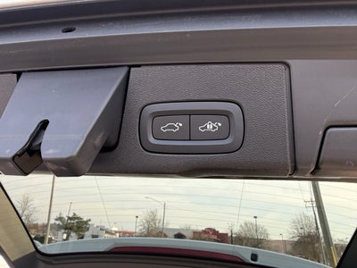 2022 Volvo XC60 Momentum