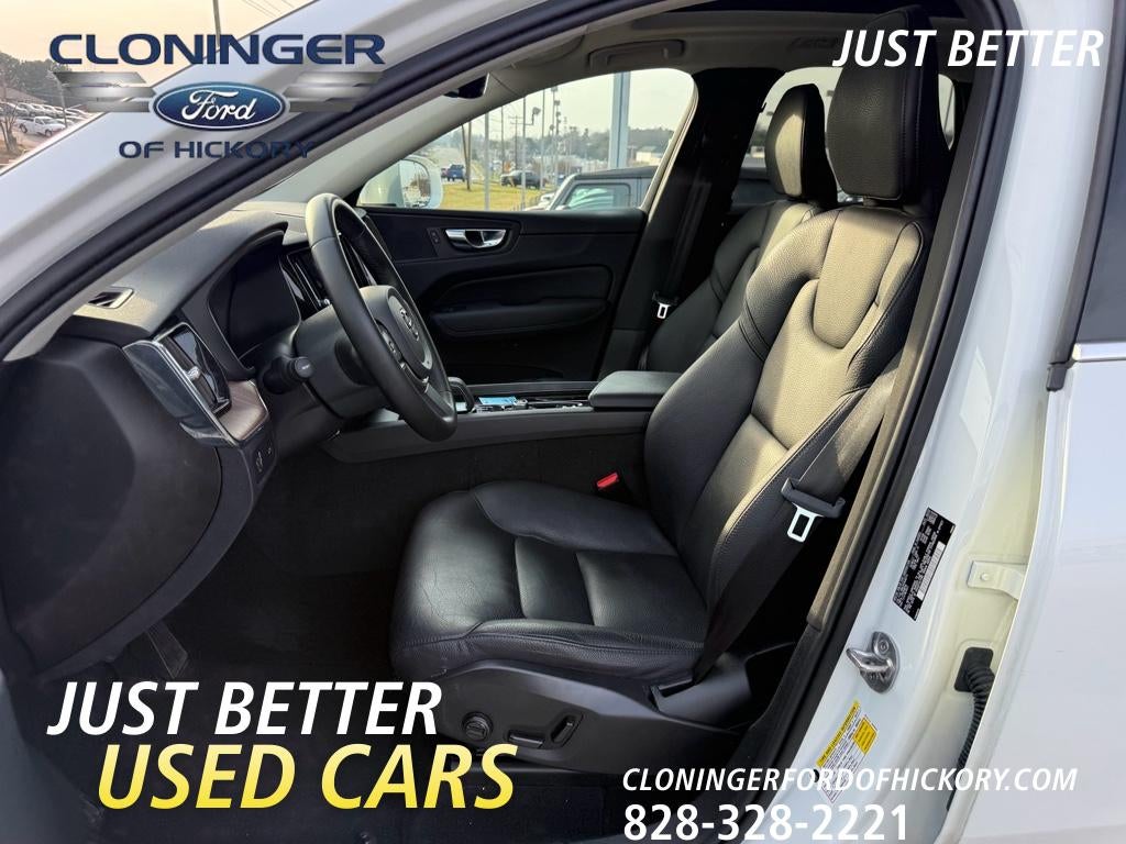 2022 Volvo XC60 Momentum