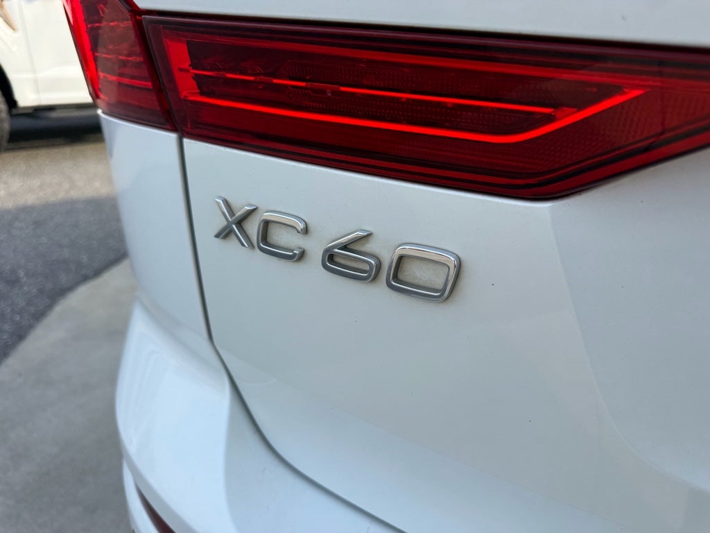 2022 Volvo XC60 Momentum