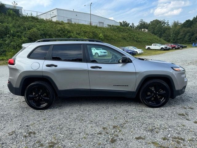2017 Jeep Cherokee Sport