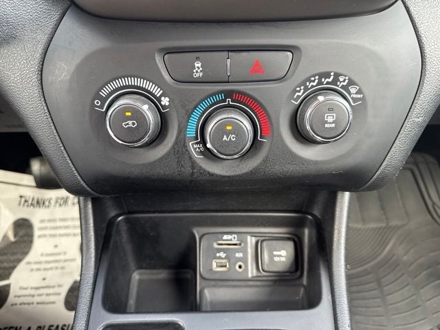 2017 Jeep Cherokee Sport