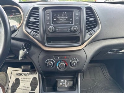 2017 Jeep Cherokee Sport