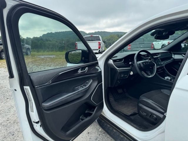 2022 Jeep Grand Cherokee L Altitude