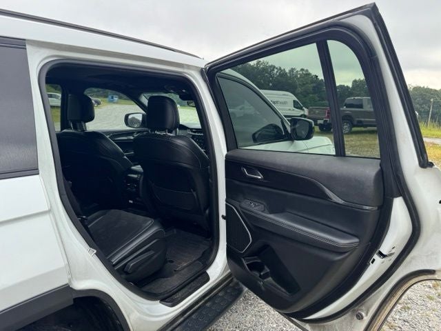 2022 Jeep Grand Cherokee L Altitude
