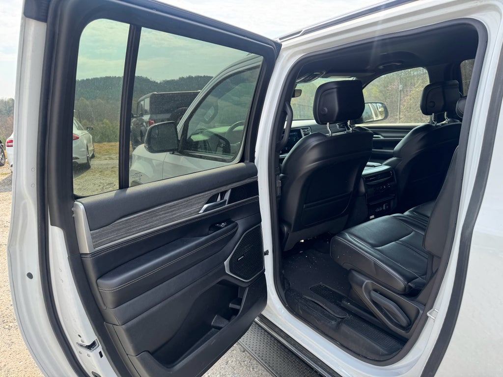 2024 Jeep Wagoneer L Series II