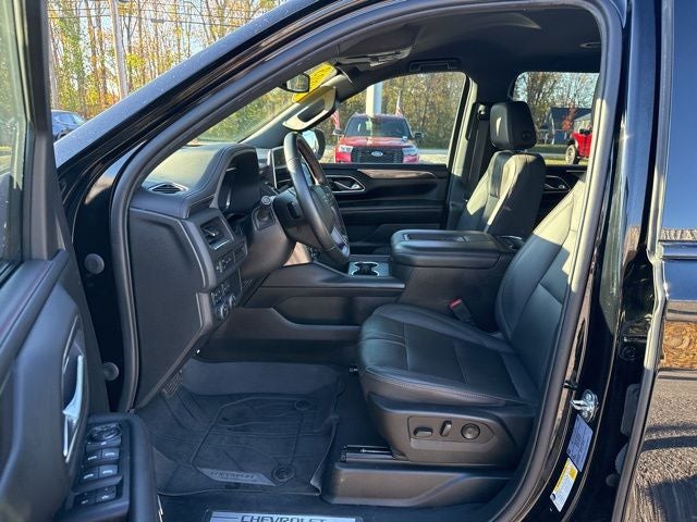 2023 Chevrolet Suburban RST