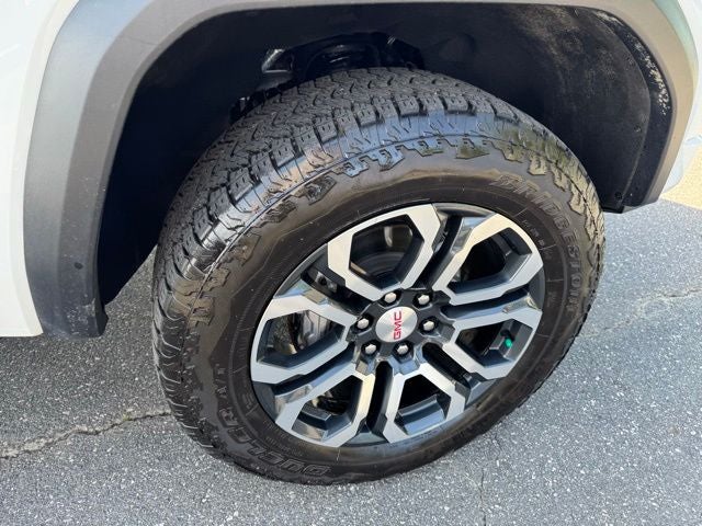 2024 GMC Canyon AT4
