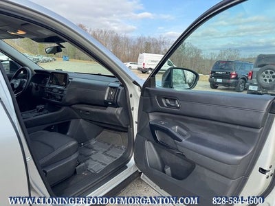 2024 Nissan Pathfinder S