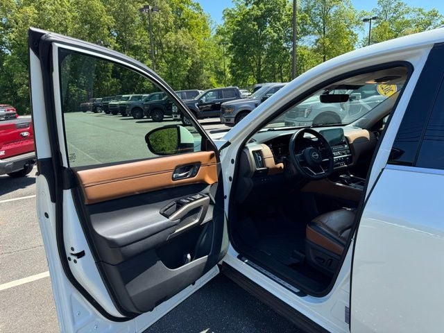 2023 Nissan Pathfinder Platinum