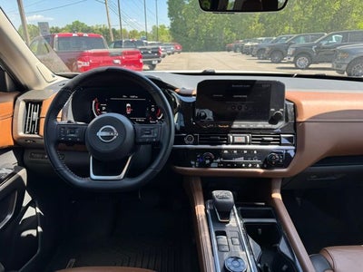 2023 Nissan Pathfinder Platinum