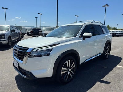 2023 Nissan Pathfinder Platinum