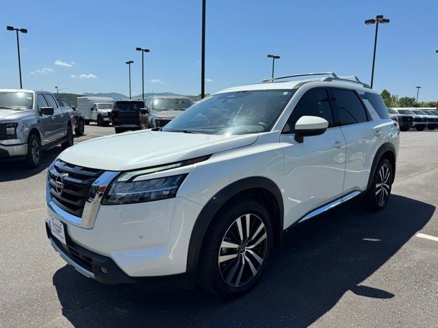2023 Nissan Pathfinder Platinum