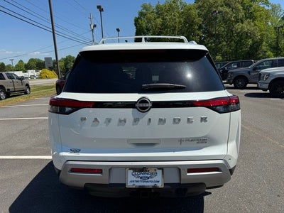 2023 Nissan Pathfinder Platinum