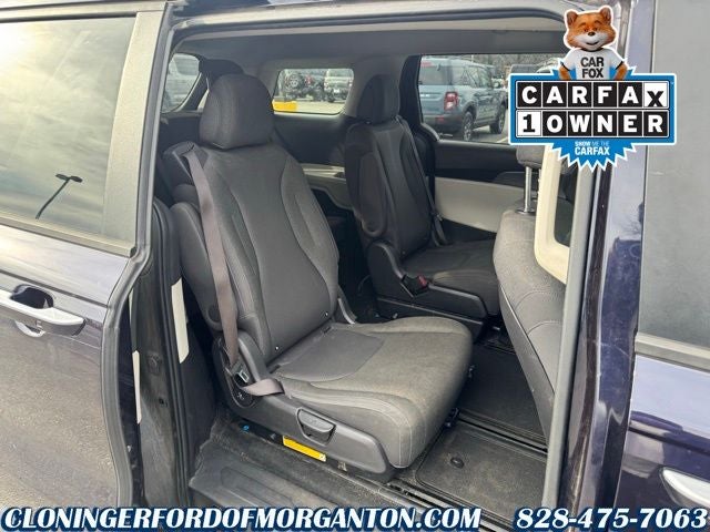 2023 Kia Carnival LX