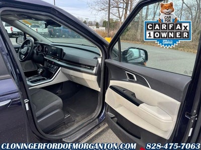 2023 Kia Carnival LX