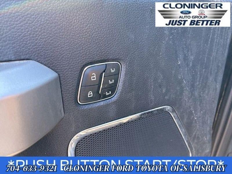 2022 Ford F-350SD Lariat DUALLY