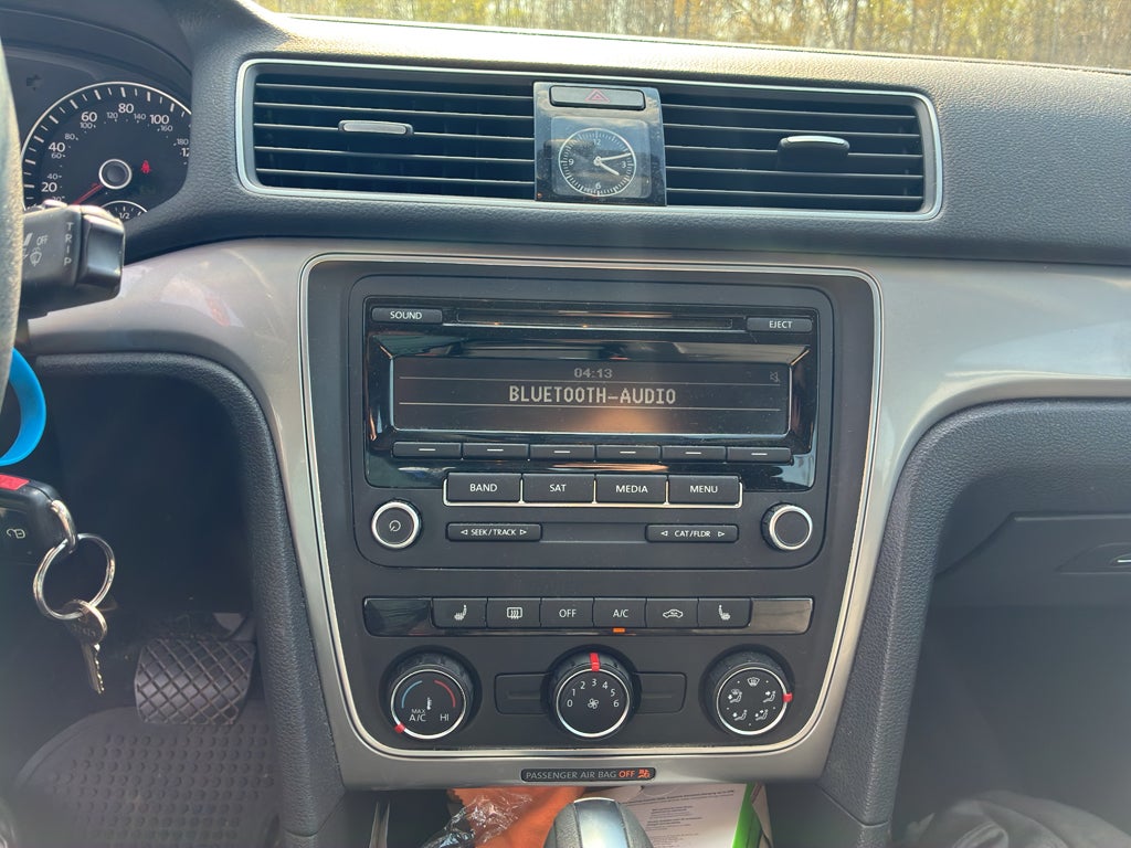 2014 Volkswagen Passat Wolfsburg Ed