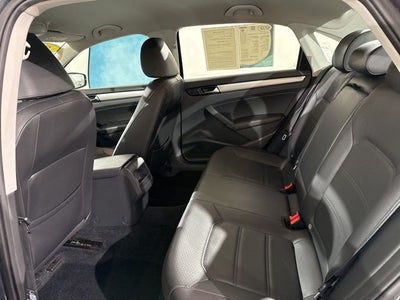 2014 Volkswagen Passat 1.8T Wolfsburg Edition