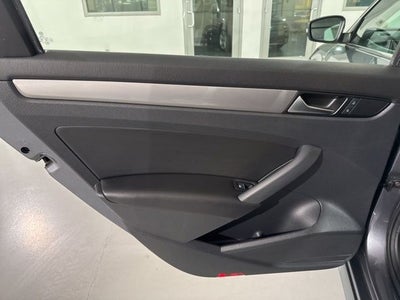 2014 Volkswagen Passat 1.8T Wolfsburg Edition
