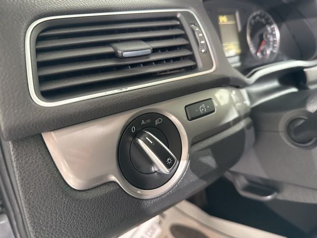 2014 Volkswagen Passat 1.8T Wolfsburg Edition
