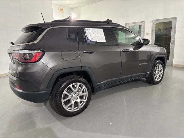 2022 Jeep Compass Latitude Lux