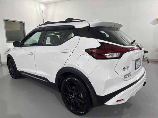 2022 Nissan Kicks SR