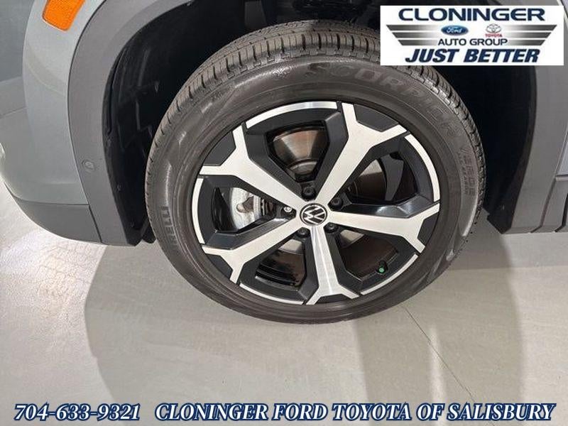 2025 Volkswagen Tiguan 2.0T SE