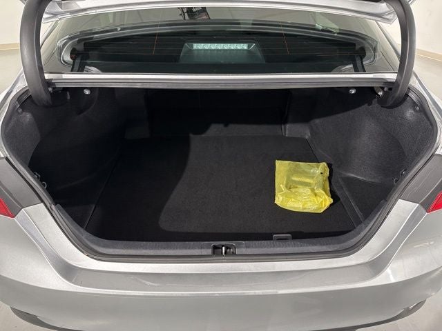 2022 Toyota Camry Hybrid LE