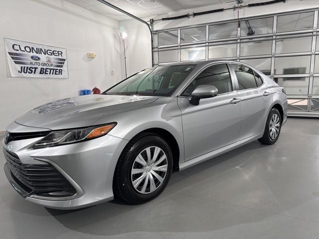 2022 Toyota Camry Hybrid LE
