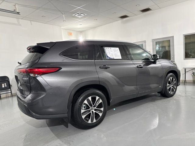 2022 Toyota Highlander Hybrid XLE