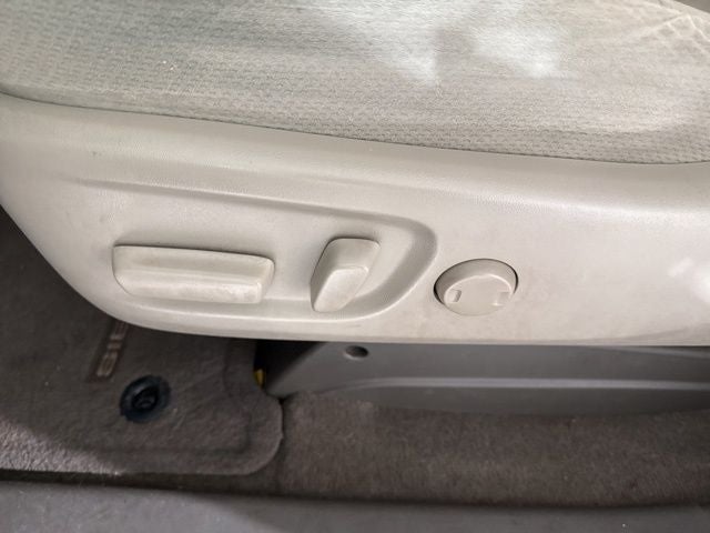 2015 Toyota Sienna LE 8 Passenger