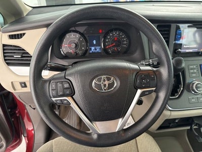 2015 Toyota Sienna LE 8 Passenger