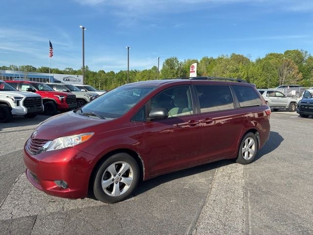 2015 Toyota Sienna LE 8 Passenger