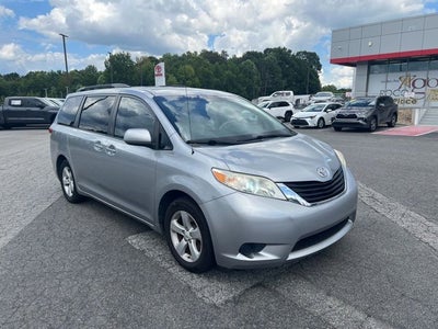 2012 Toyota Sienna LE 8 Passenger