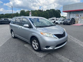 2012 Toyota Sienna LE 8 Passenger