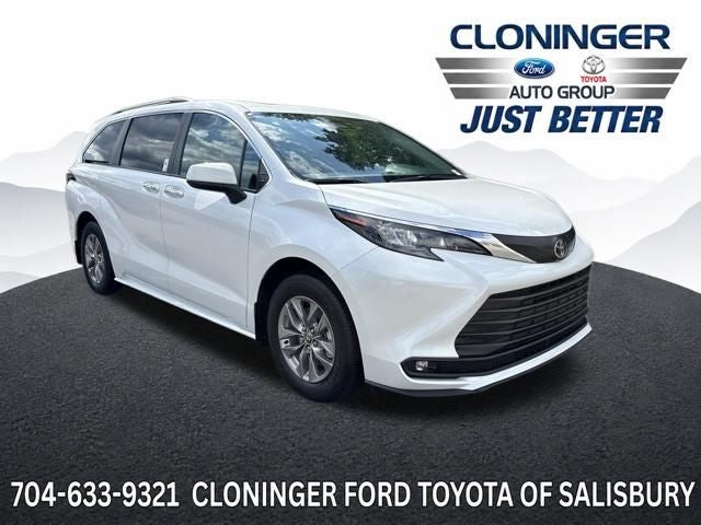 2026 Toyota Sienna XLE 8 Passenger