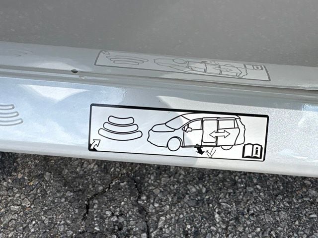 2026 Toyota Sienna XLE 8 Passenger