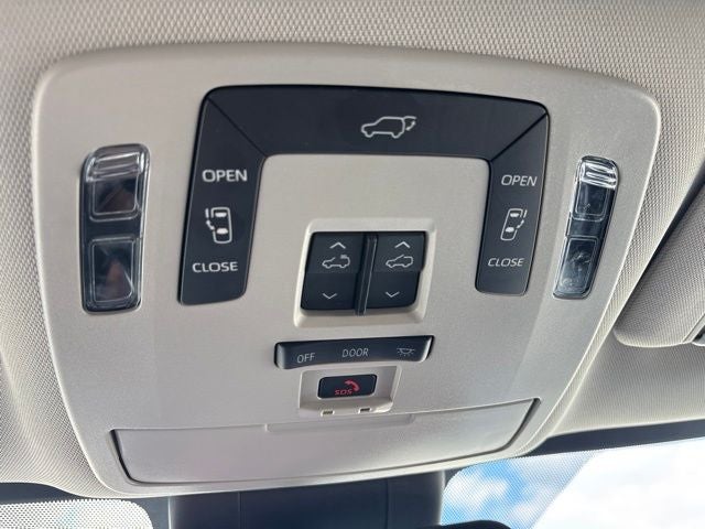 2026 Toyota Sienna XLE 8 Passenger