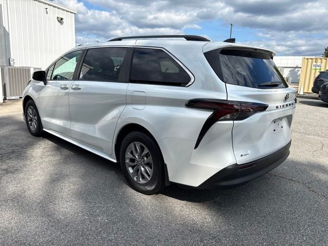 2026 Toyota Sienna XLE 8 Passenger